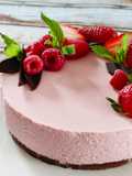 Tarta mousse de frambuesas, fresas y yogur
