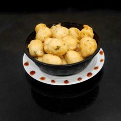 A picture of Sindhi Style Urad Dal Vada.