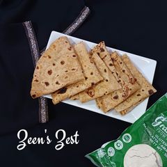 A picture of Amaranth and Wheat flour Rotis.