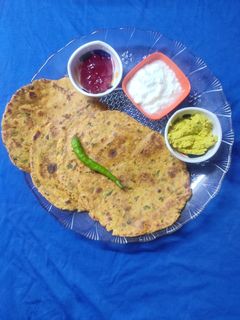 દૂધી ના થેપલા (Dudhi Thepla Recipe In Gujarati) રેસીપી મુખ્ય ફોટો