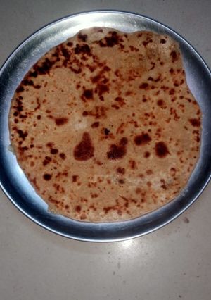 आलू का पराठा(aloo ka paratha recipe in hindi) रेसिपी मुख्य फोटो