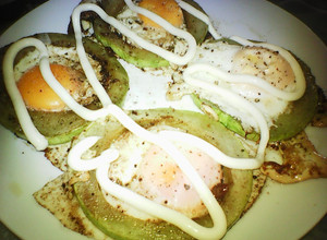 Tükörtojás főzőtökben recept fotója