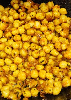 A picture of Chole masala (dry).
