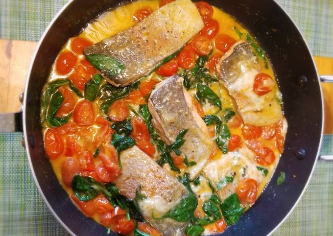 Recipe of Favorite Salmon with Cheese, Spinach and Tomatoes