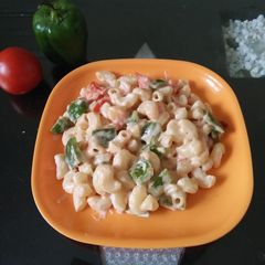 A picture of Tricolour mayonnaise macaroni.
