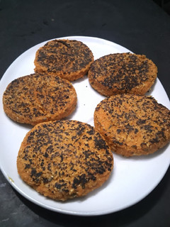 Una foto de Hamburguesas de zanahoria y semillas