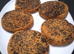 Foto principal de Hamburguesas de zanahoria y semillas