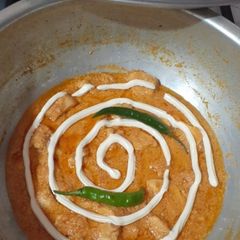 A picture of Chicken malai boti in karahi.