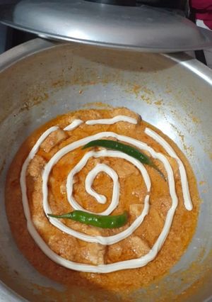 A picture of Chicken malai boti in karahi.