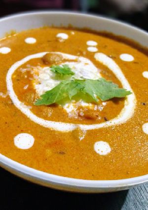 A picture of Makhni Gravy flavoured with Bechamel Sauce.