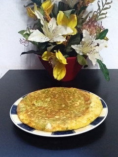 Una foto de Tortilla de brócoli rellena de queso
