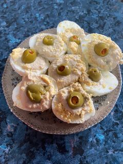 Una foto de Huevos rellenos de crema de ensaladilla