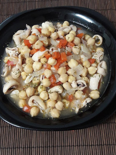 Una foto de Garbanzos con chipirones