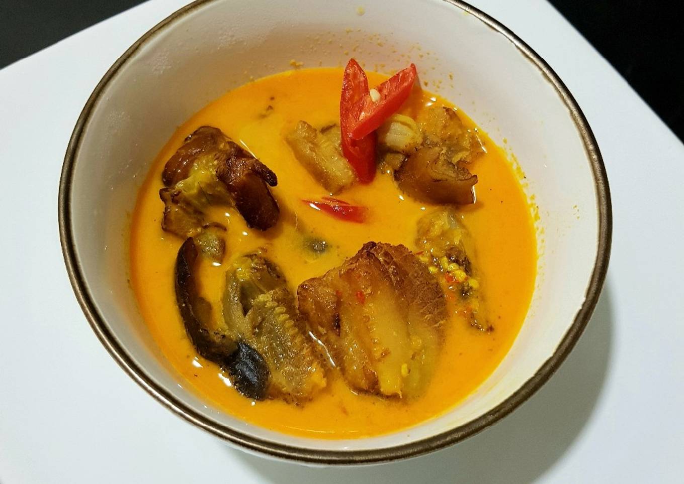Kothokan iwak pe (mangut ikan pari)