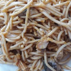 A picture of Spagetti with sardine.