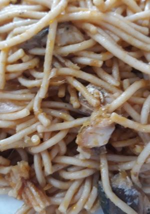 A picture of Spagetti with sardine.