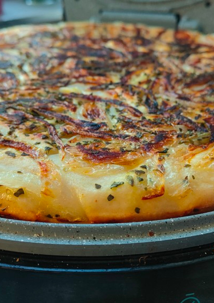 Una foto de Fugazzeta en horno de pizza Cecotec