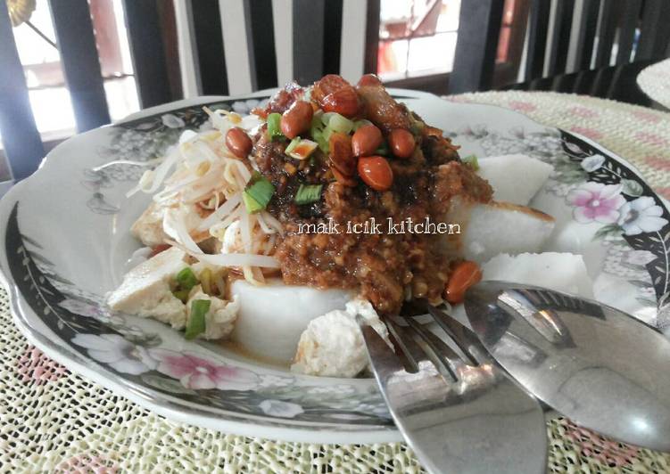 Tahu Lontong