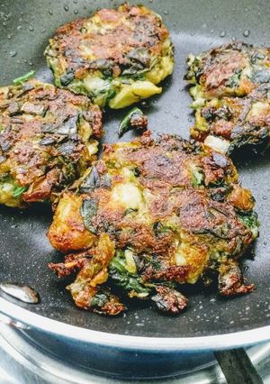 A picture of Green Peas + Potato + Palak(Spinach) Cutlets.