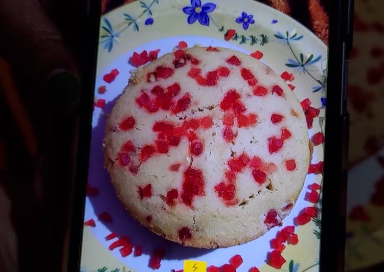 Semolina cake in cooker