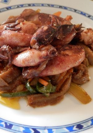 Foto principal de Salteado de verduras con chipirones