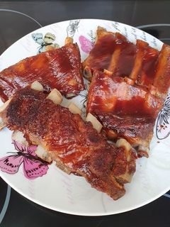 Una foto de Costillas a la barbacoa