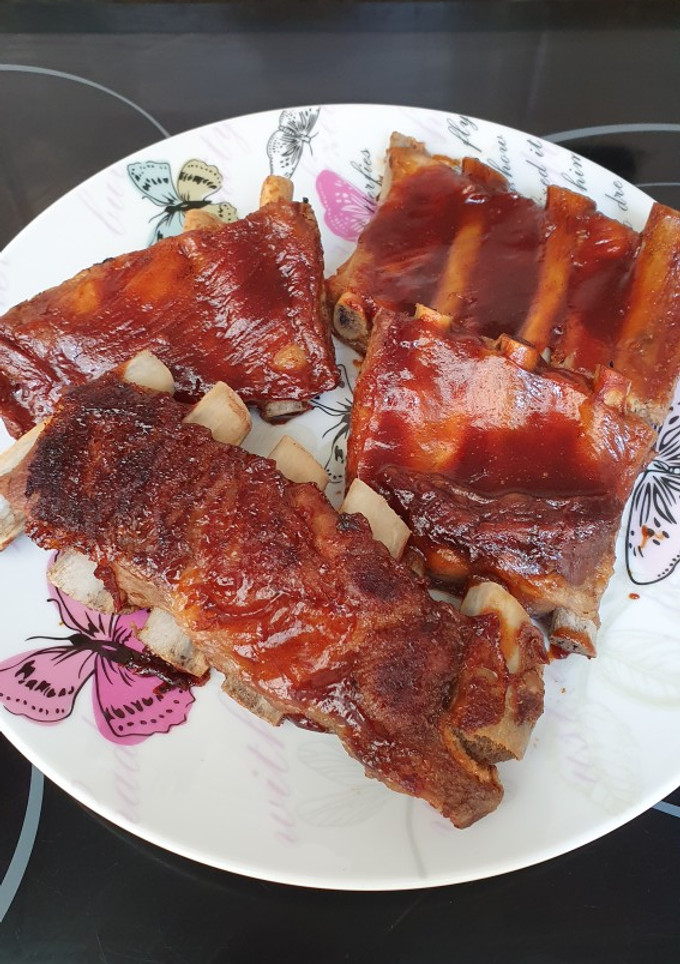 Una foto de Costillas a la barbacoa