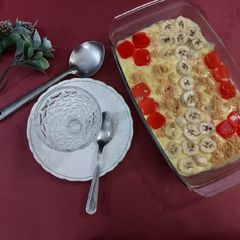 A picture of Fruit custard with jelly.