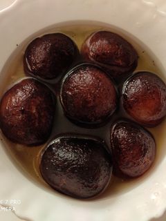 गुलाब जामुन (Gulab jamun recipe in Hindi) रेसिपी मुख्य फोटो