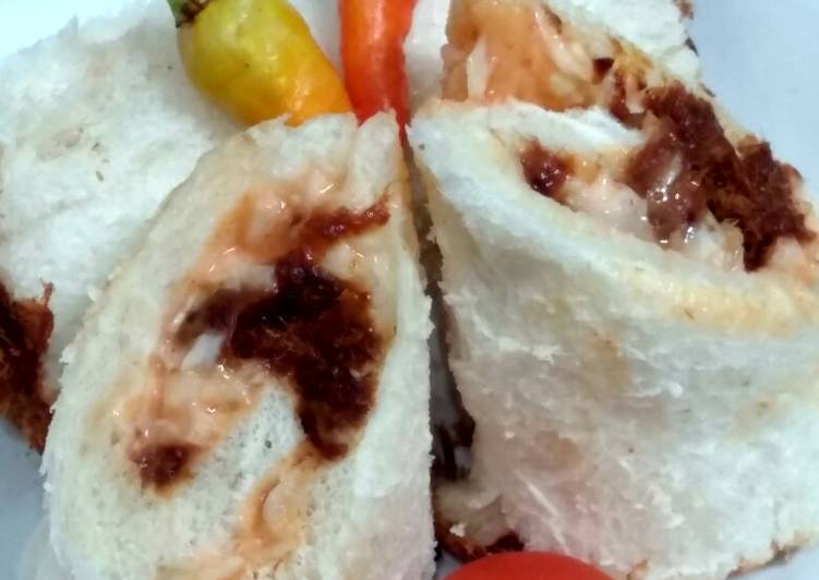 Sandwich Gulung Abon Pedas