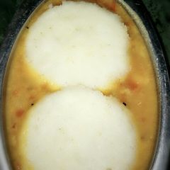 A picture of Idli sambhar.