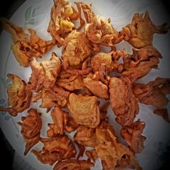 Yum yum pakodas A picture of Yum yum pakodas.