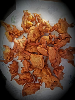 A picture of Yum yum pakodas.