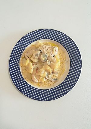 Foto principal de Pechuga de pollo en salsa roquefort (Olla Gm g)