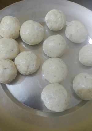 ছানার পুর ভরা লাড্ডু (chanar pur bhara laddoo recipe in bengali) রেসিপির প্রধান ছবি