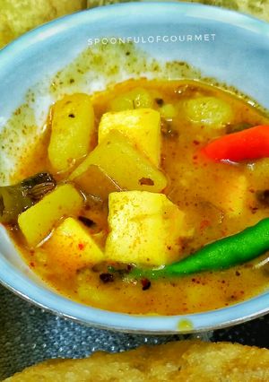 A picture of Alu Paneer.