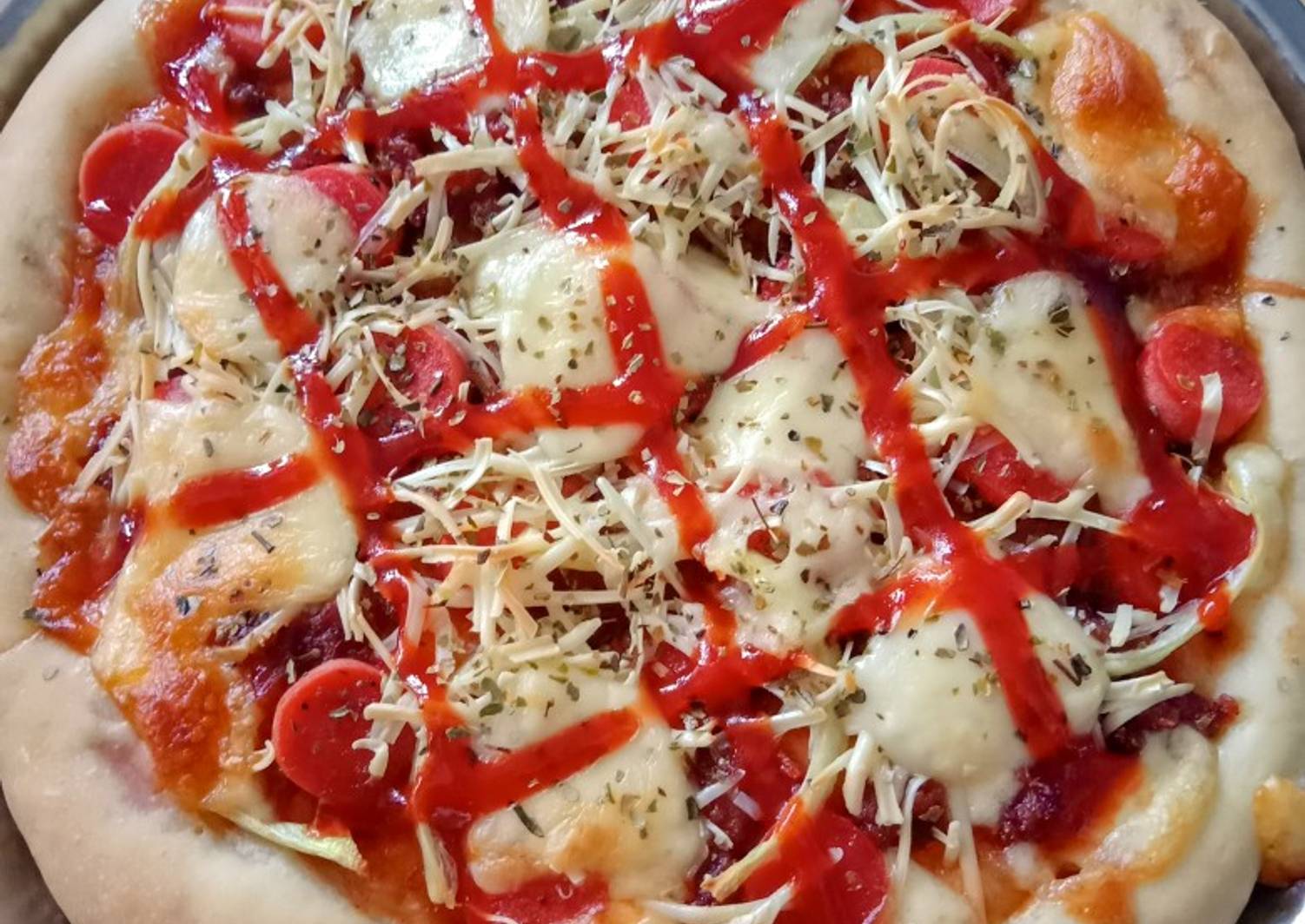 Resep Pizza Sosis Homemade 🍕 oleh Nisakey 🍒 Cookpad