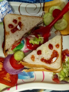 वेज सैंडविच(Veg sandwich recipe in hindi) रेसिपी मुख्य फोटो