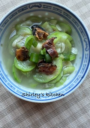 淡菜（Brussels孔雀蛤乾）燴台灣絲瓜 的食譜成品照片