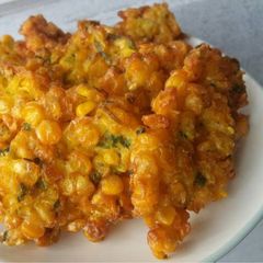 A picture of Perkedel Jagung (Corn Fritter).