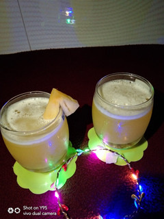 પાઇનેપલ જ્યુસ (Pineapple Juice Recipe In Gujarati) રેસીપી મુખ્ય ફોટો