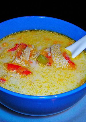Una foto de Sopa de callos al ajillo y nata Rumania (Ciorba de burta)