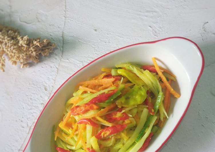 Sayur campur bumbu acar kuning