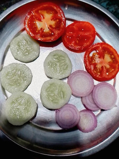 सैलेड चाट (salad chaat recipe in Hindi) रेसिपी मुख्य फोटो