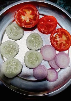सैलेड चाट (salad chaat recipe in Hindi) रेसिपी मुख्य फोटो