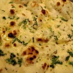 A picture of Garlic Naan.