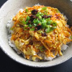 A picture of Carrot Scrambled Egg Rice Bowl.