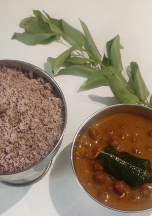 A picture of Puttu kadalai curry.