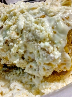 Una foto de MAZORCA Asada, bañada en Crema Tártara con Queso Costeño...!❣️
