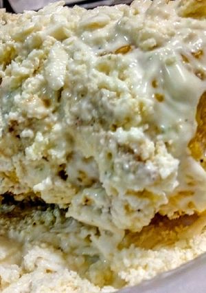 Una foto de MAZORCA Asada, bañada en Crema Tártara con Queso Costeño...!❣️